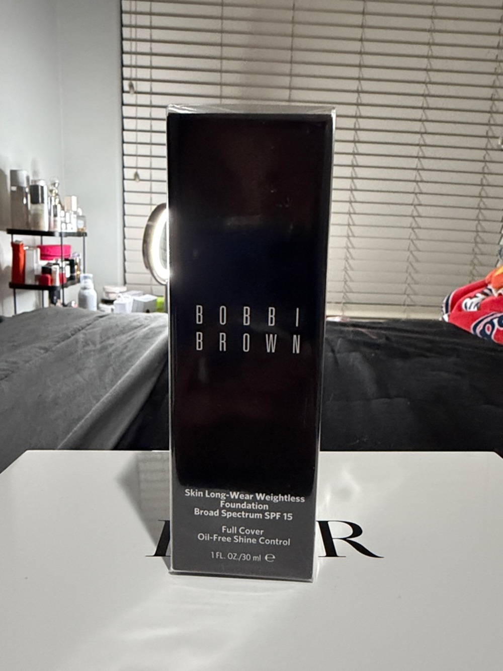 Bobbi Brown skin long wear weightless foundation shade N-030 Neutral Sand